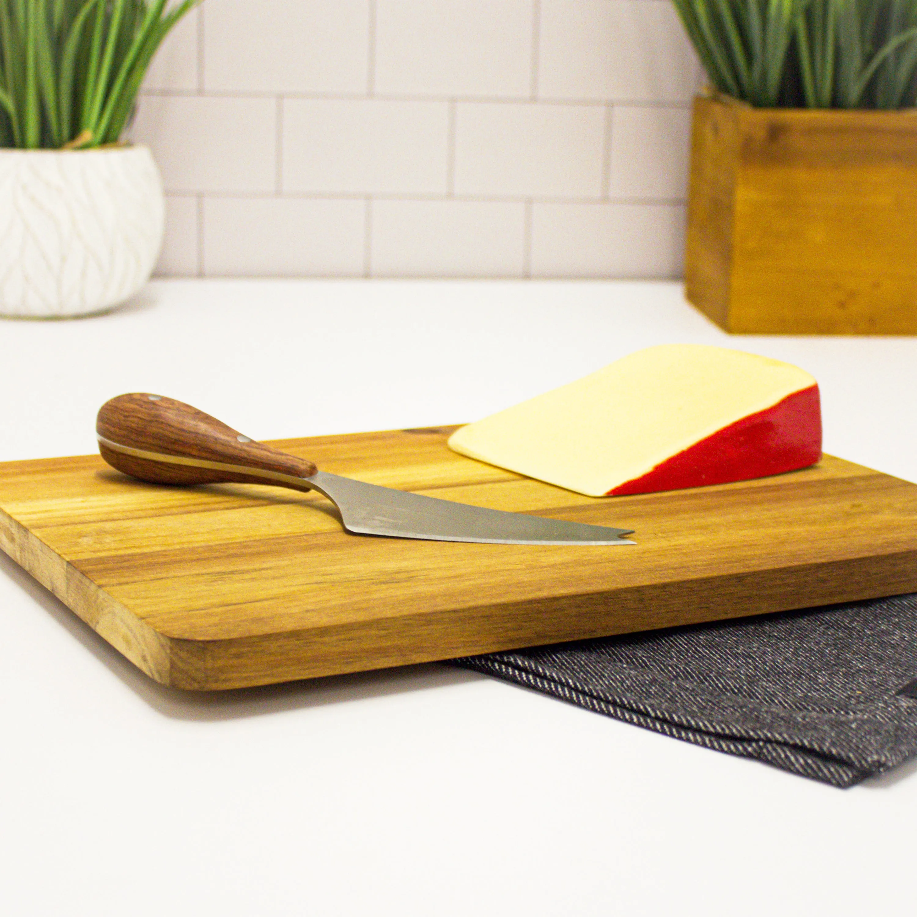 BergHOFF Aaron Probyn 3pc Cheese Knife and Bamboo Long Cutting Board Set, Two-Toned