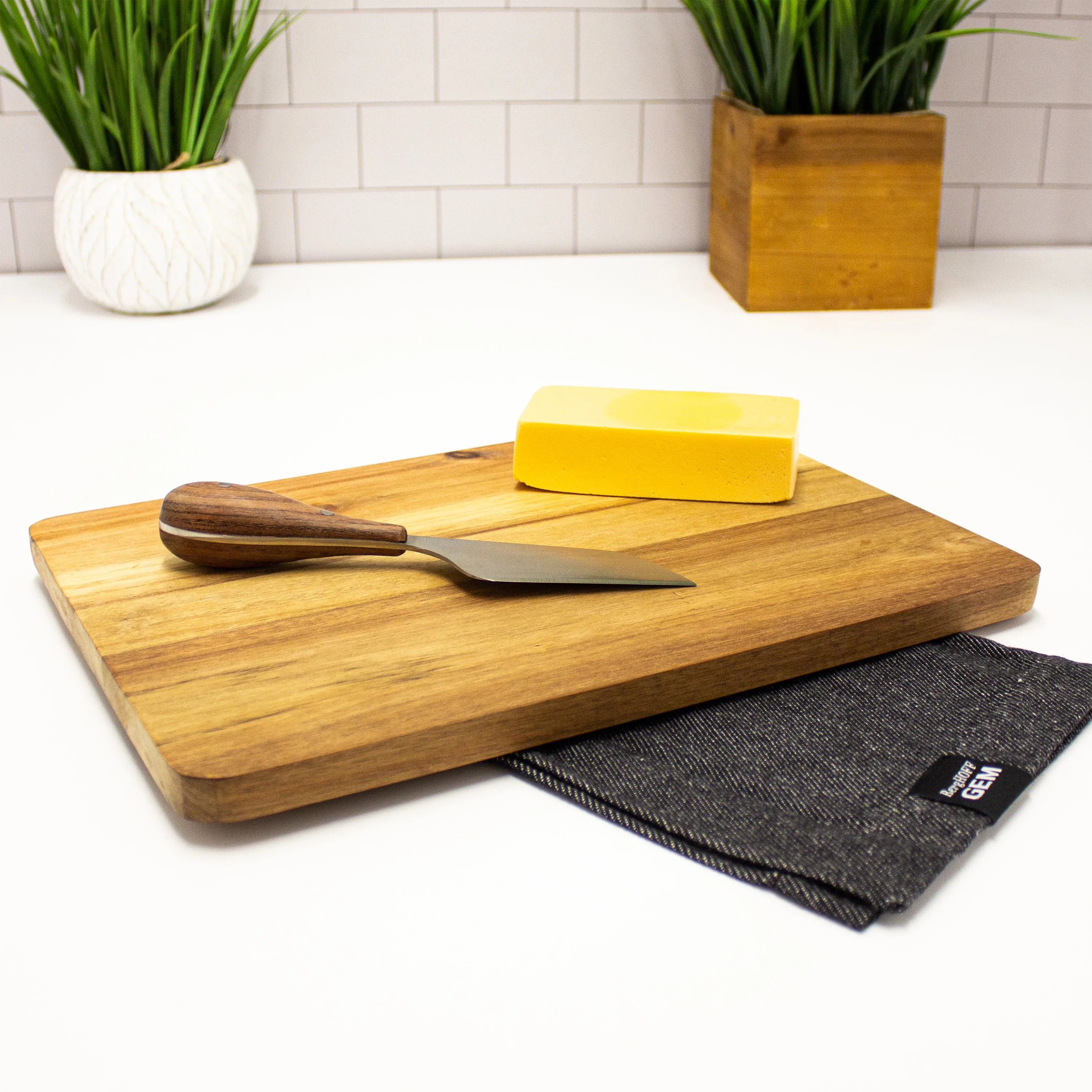 BergHOFF Aaron Probyn 3pc Cheese Knife and Bamboo Long Cutting Board Set, Two-Toned