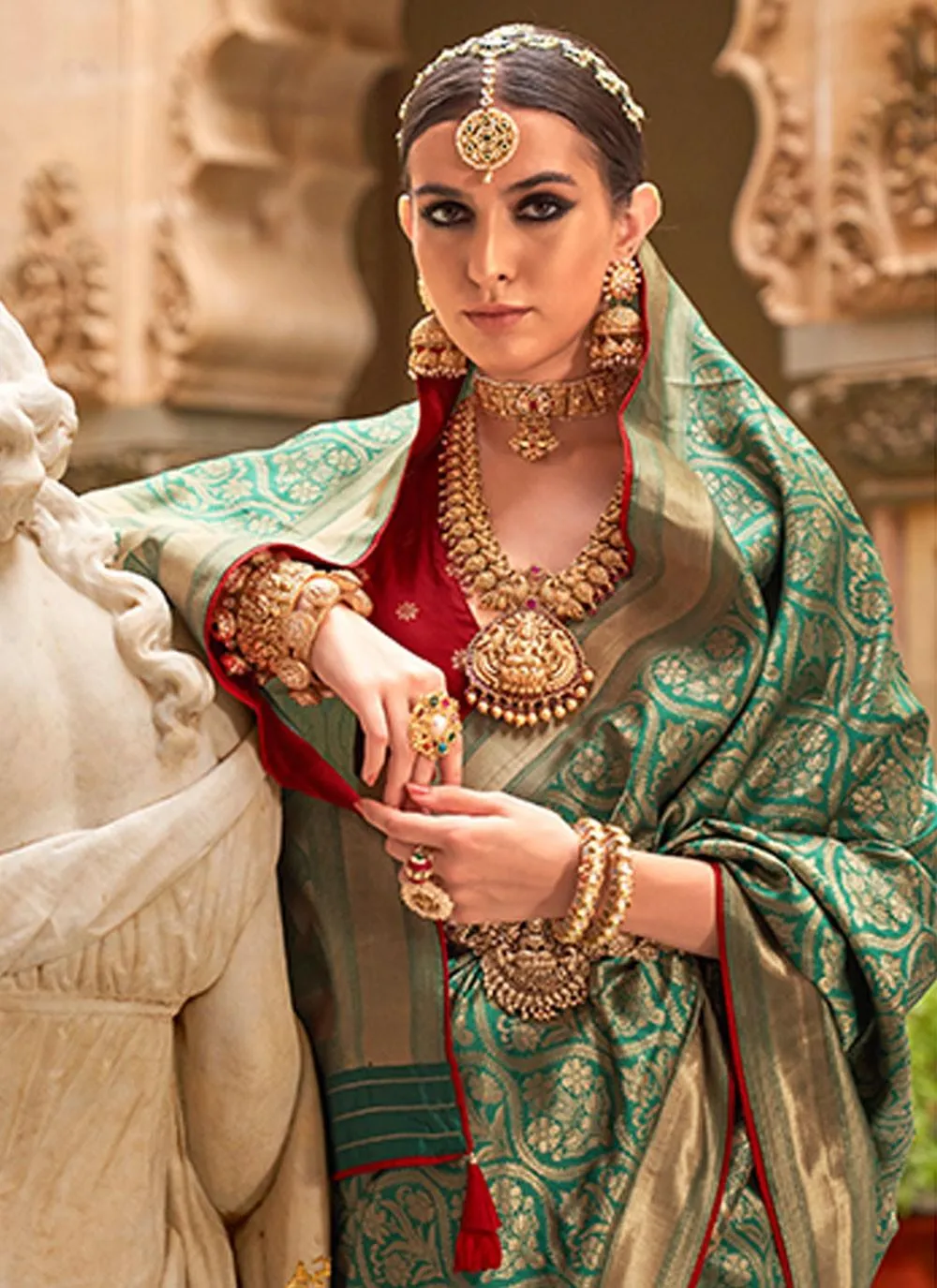 Dark Green Banarasi Silk Jacquard Weaving Classic Saree