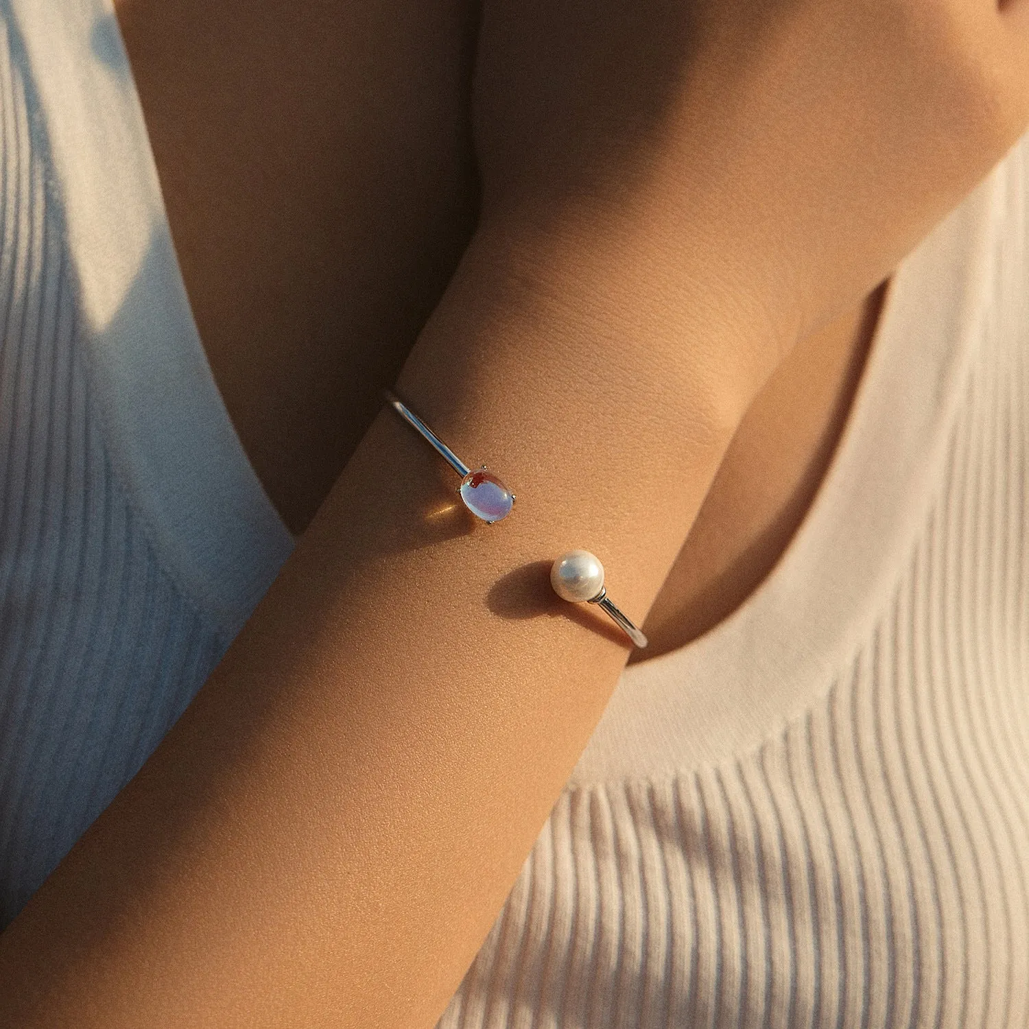 Elegant Sterling Silver Bracelet with Pearl and Moonlight Stone