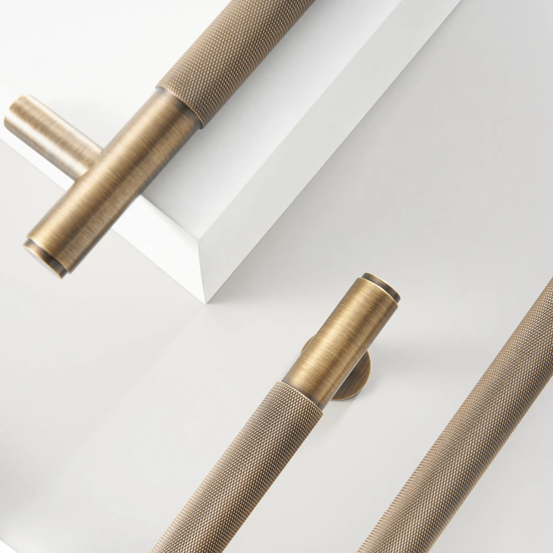 LUX Pull Door Handle
