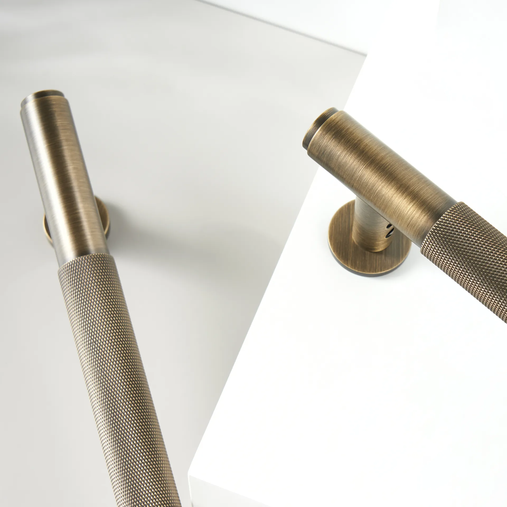 LUX Pull Door Handle