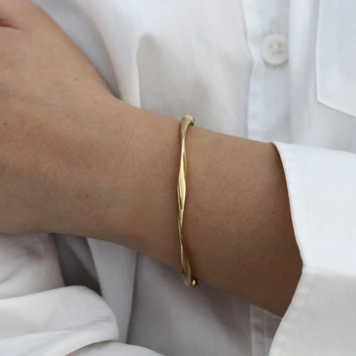 Soleil Collection Twisted Bangle | 9K Solid Yellow Gold