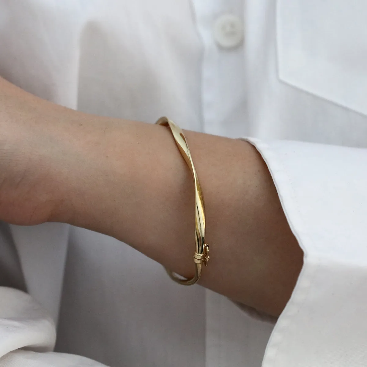 Soleil Collection Twisted Bangle | 9K Solid Yellow Gold